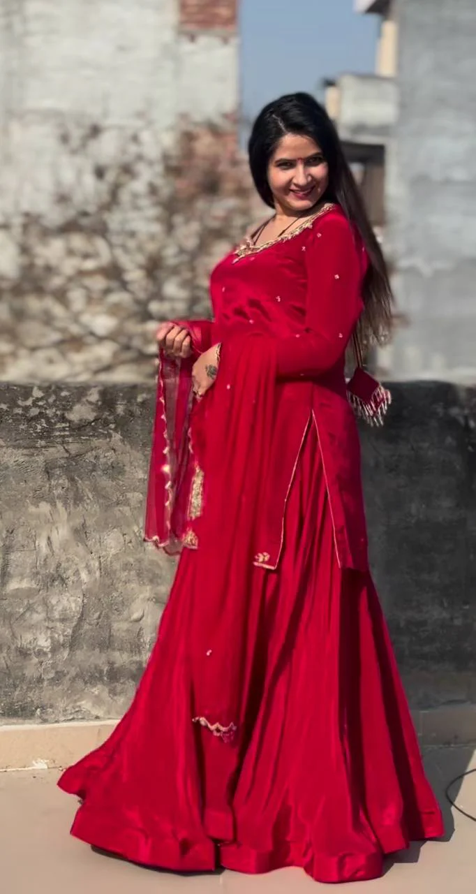 A  Red and Pink Top Lehenga Fashion Statements - Image 3