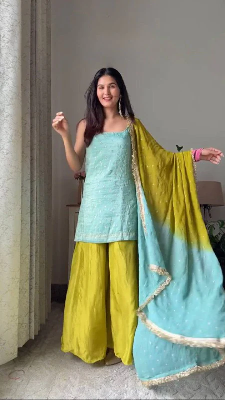 Chic Fusion: Traditional Meets Modern Style - Image 2