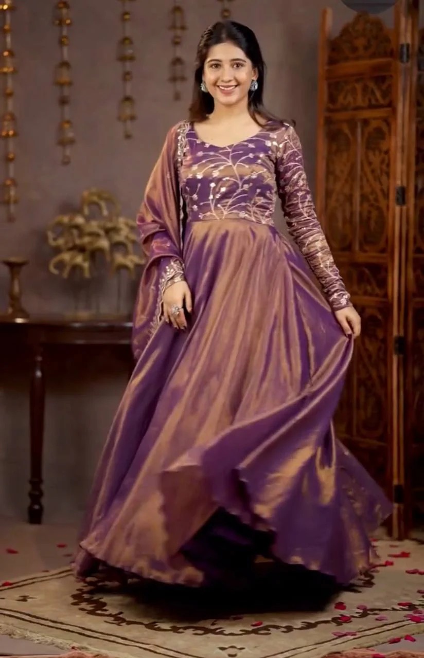 Elegance in Purple: A Regal Ensemble - Image 2
