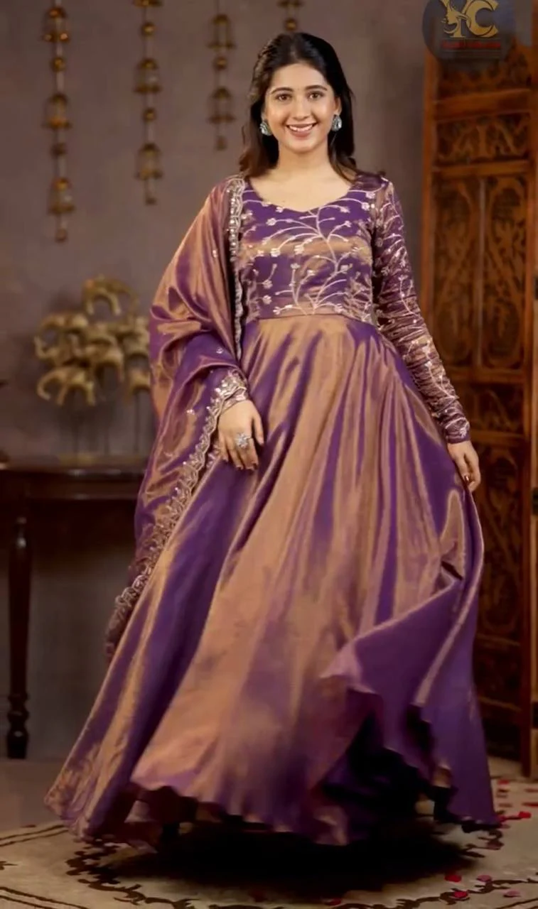 Elegance in Purple: A Regal Ensemble - Image 3