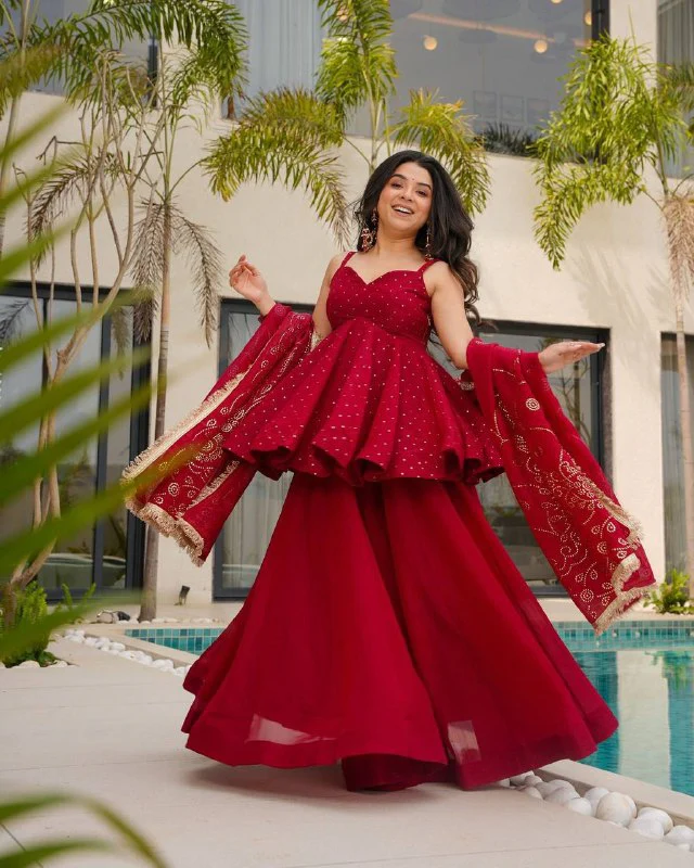 Elegance Unveiled: The Perfect Ensemble Awaits - Image 5