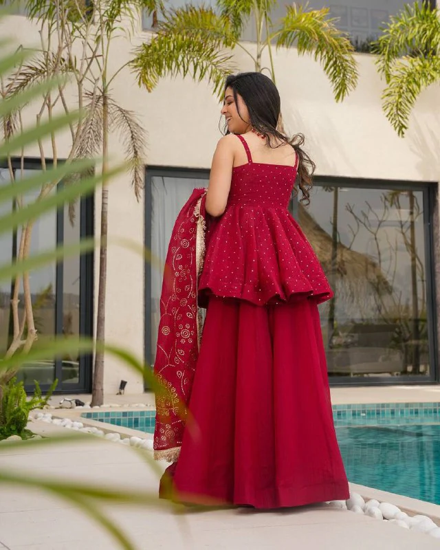 Elegance Unveiled: The Perfect Ensemble Awaits - Image 6