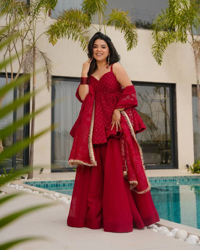 Elegance Unveiled: The Perfect Ensemble Awaits - Image 8