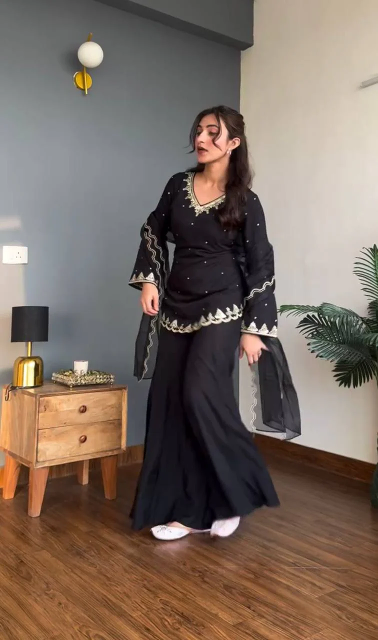 Elegant Black Attire for Every Occasion - Image 8
