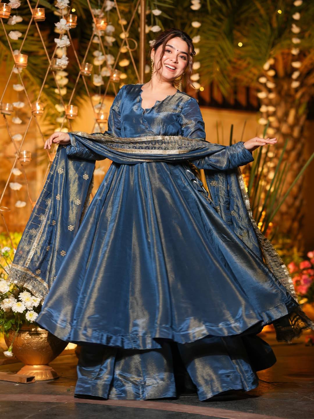 Elegant Blue Charm for Every Occasion - Image 6