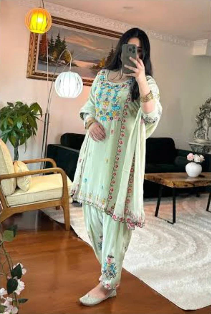 Elegant Floral Embroidered Ethnic Wear - Image 3