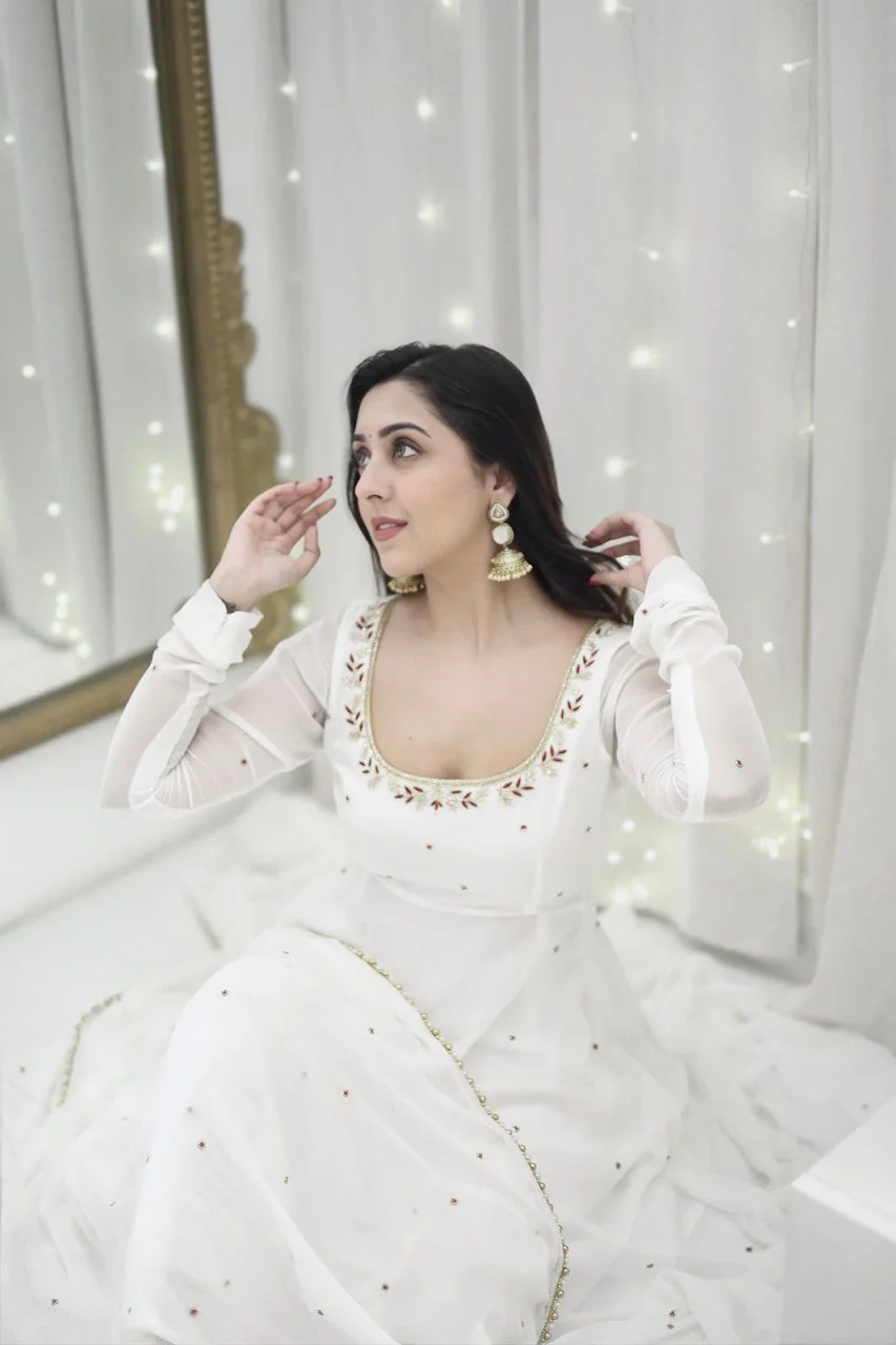 Embracing Grace and Beauty a Timeless White Dress - Image 3