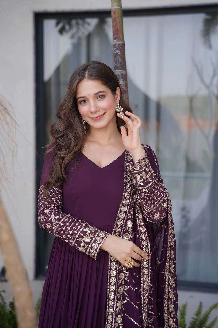 Fashion Meets Tradition in Beautiful Ensembles - Image 5