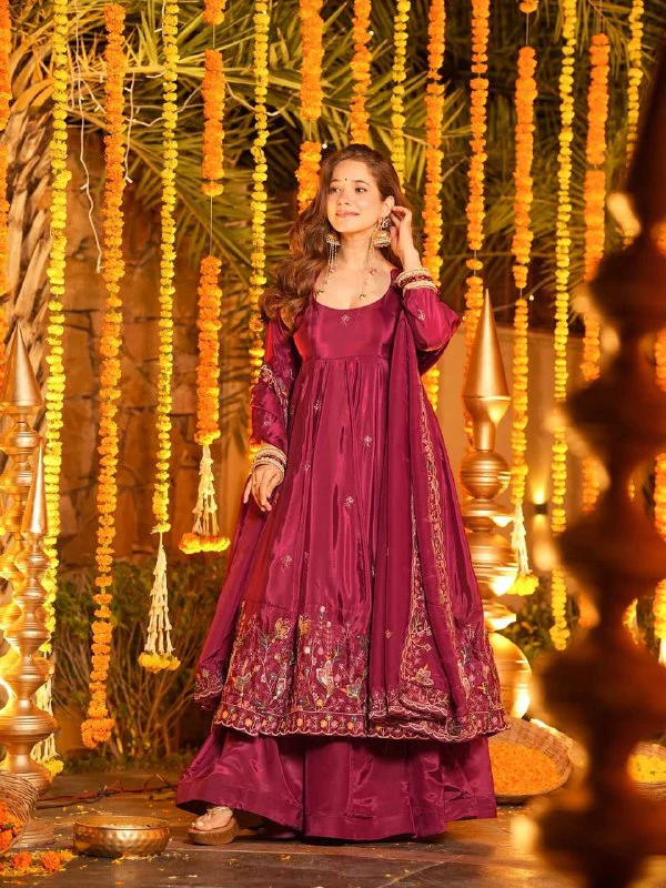 Festive Flair: Celebrate in Style and Comfort - Image 6