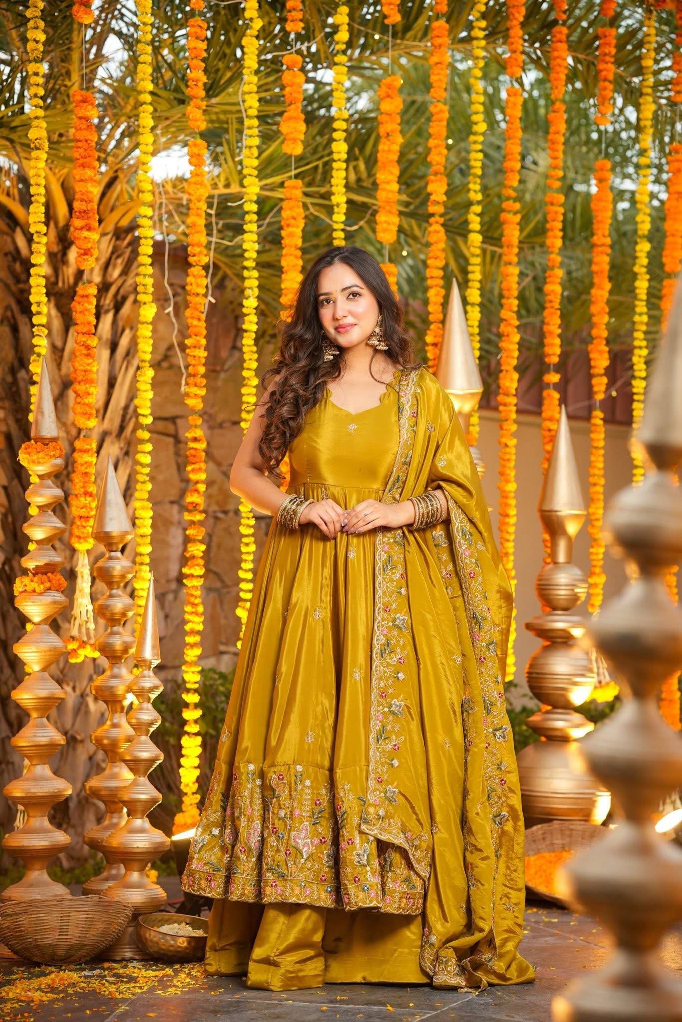 Floral Dreams: A Timeless Ethnic Wear - Image 10