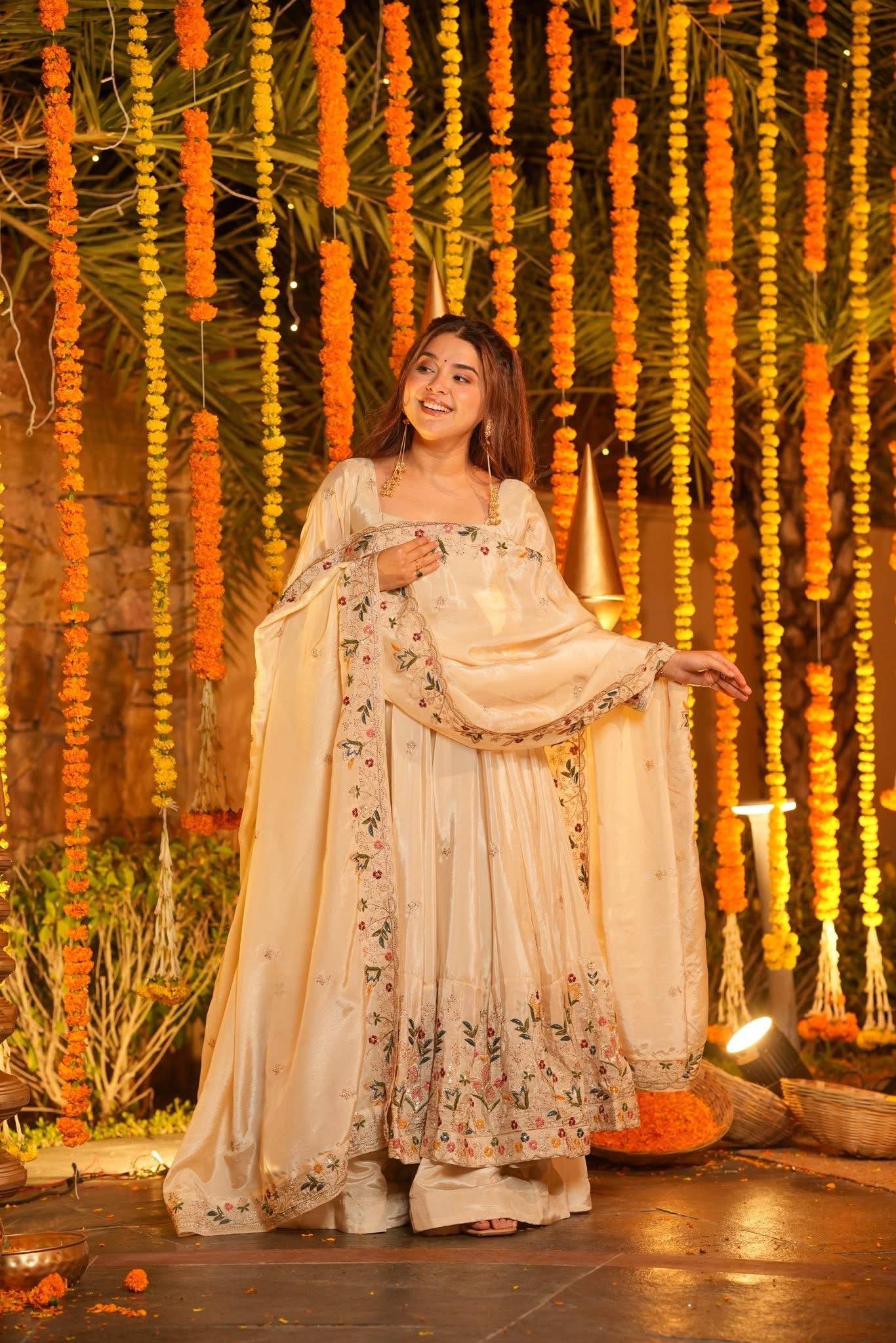 Floral Dreams: A Timeless Ethnic Wear - Image 15