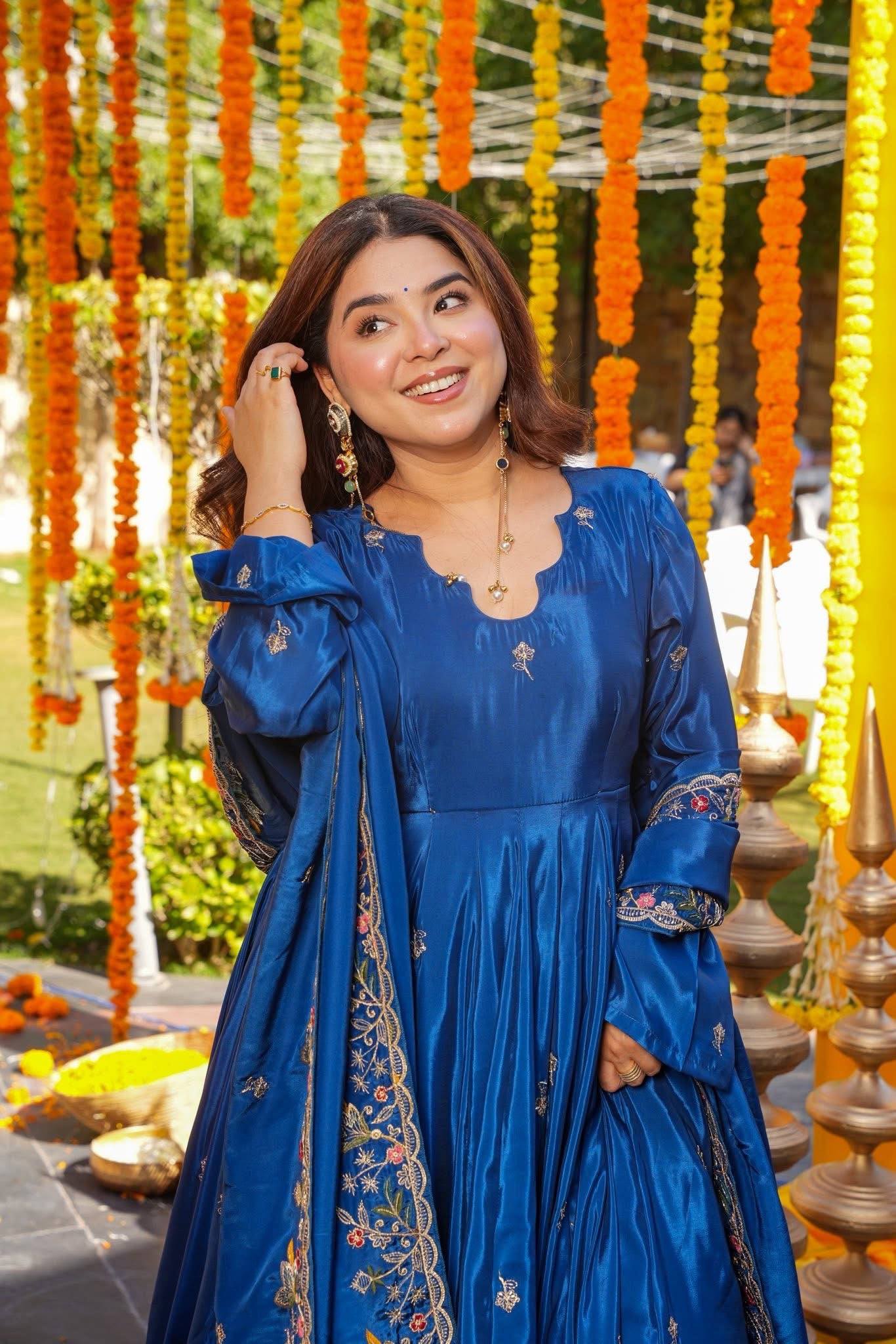 Floral Dreams: A Timeless Ethnic Wear - Image 3