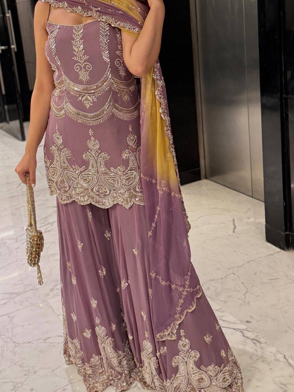 Lavender Charm: Traditional Ethnic Ensemble - Image 4