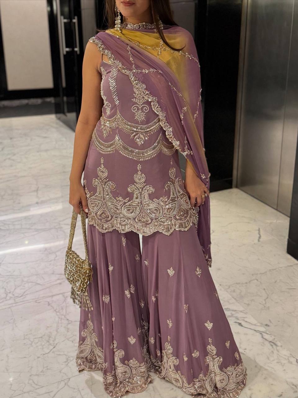Lavender Charm: Traditional Ethnic Ensemble - Image 7