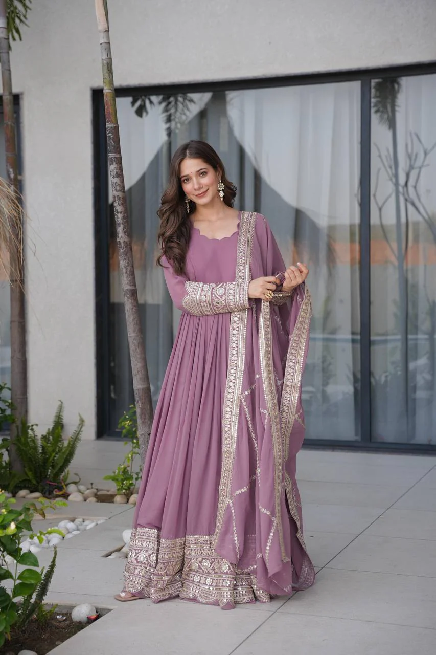 Majestic Attire for Elegant Gatherings - Image 10