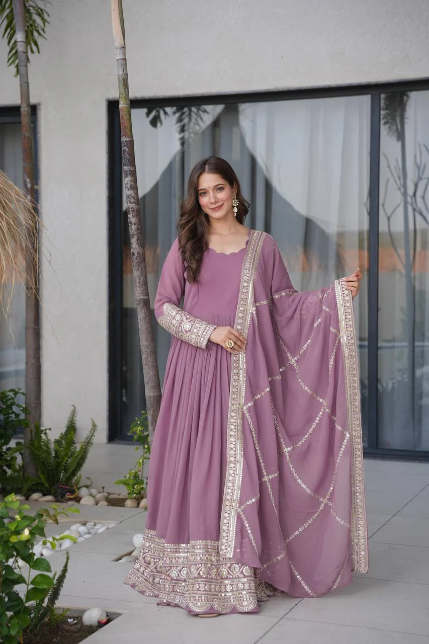 Majestic Attire for Elegant Gatherings - Image 11