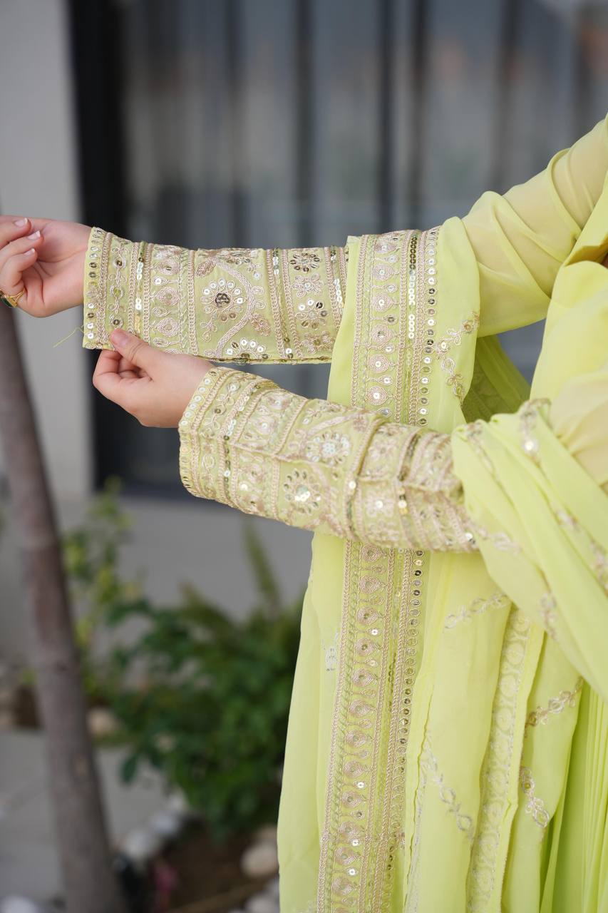 Majestic Attire for Elegant Gatherings - Image 7