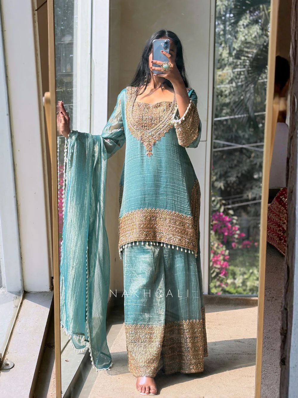 Radiant Attire for Festive Celebrations - Image 9