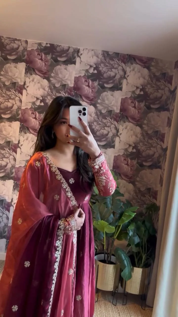 Radiant Attire for Special Occasions - Image 5