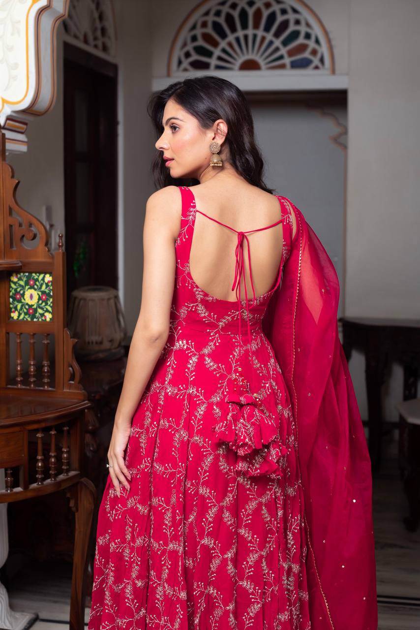 Timeless Beauty: Graceful Red Ethnic Attire - Image 4