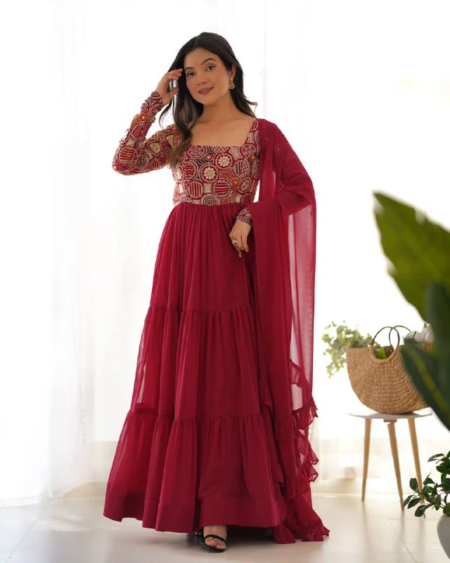 Timeless Beauty in Flowy Red Attire - Image 4