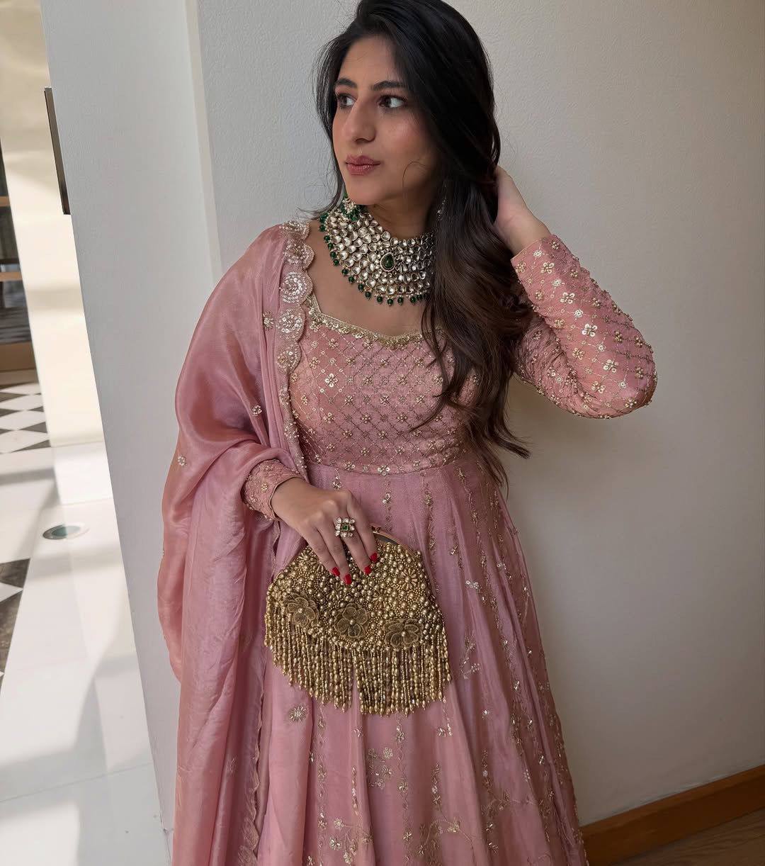 Timeless Charm for Special Occasions - Image 8