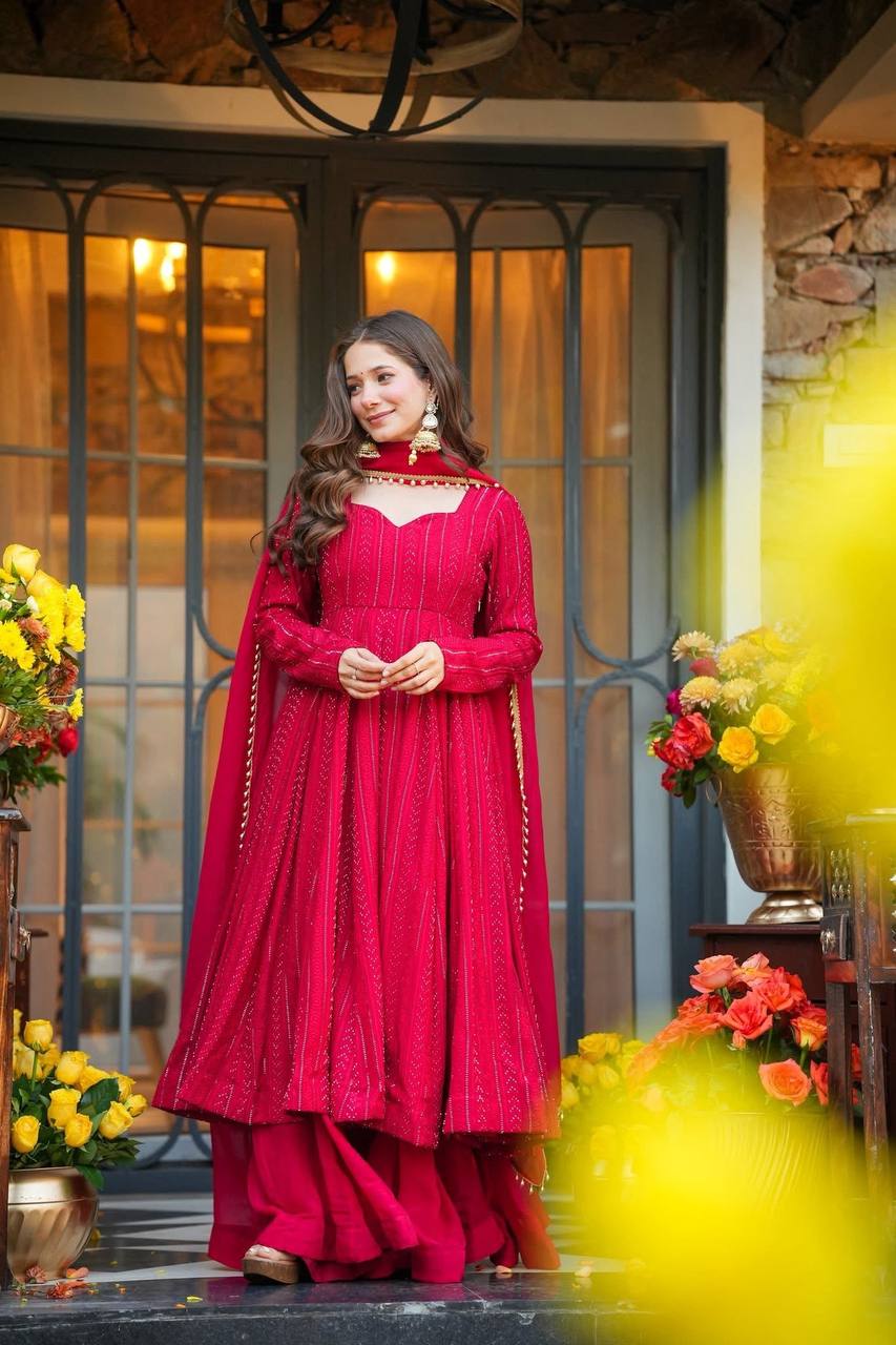 Timeless Grace: The Red Ensemble - Image 2