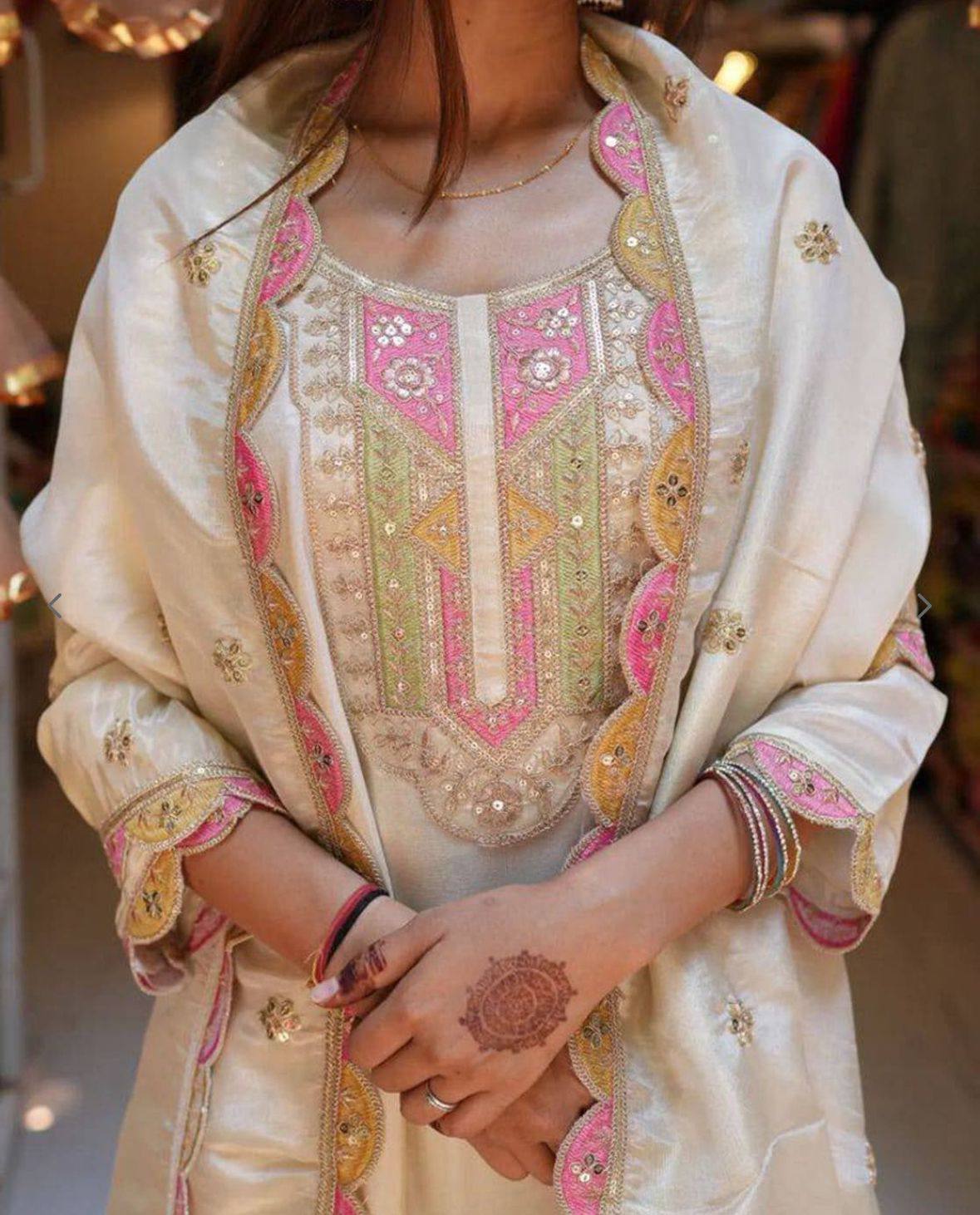 Timeless Grace: Traditional Attire Redefined - Image 5
